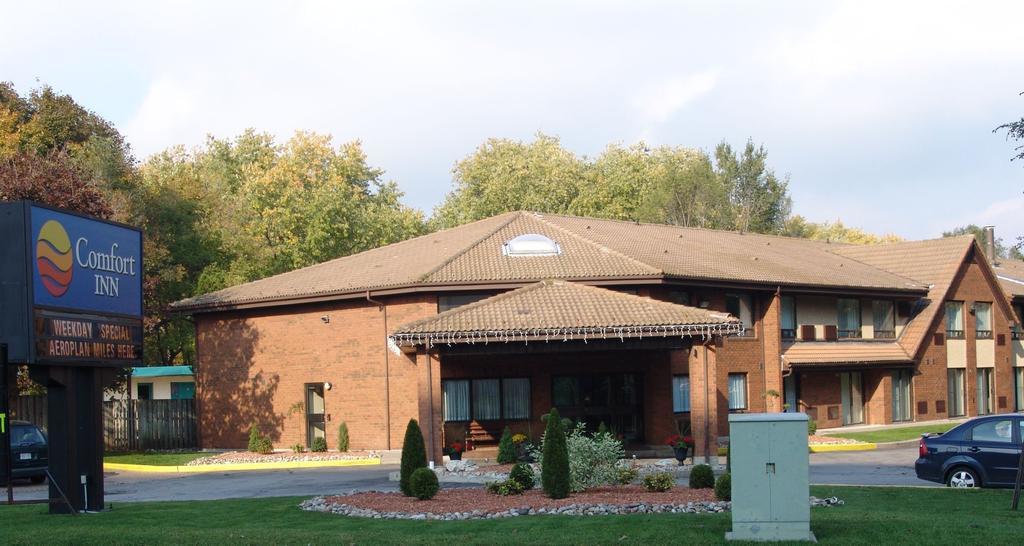 Comfort Inn East Scarborough Toronto Bagian luar foto