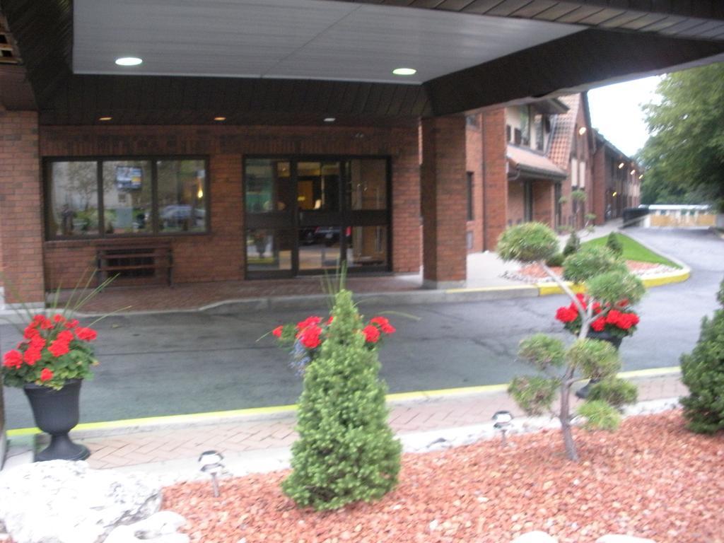Comfort Inn East Scarborough Toronto Bagian luar foto