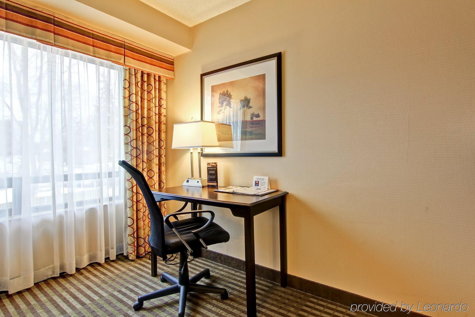Comfort Inn East Scarborough Toronto Bagian luar foto