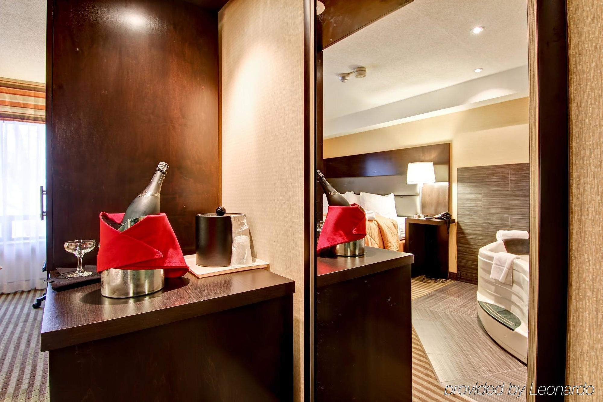 Comfort Inn East Scarborough Toronto Bagian luar foto